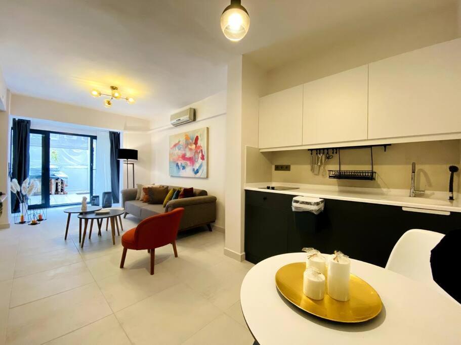 One-Bedroom Apartment,1182669736:JPEG