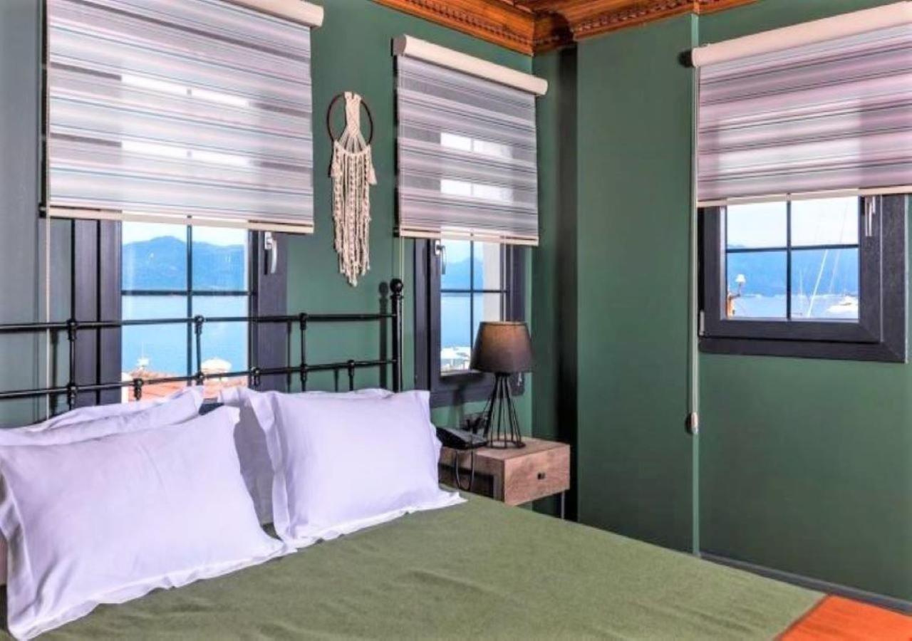 Deluxe Double Room with Balcony and Sea View