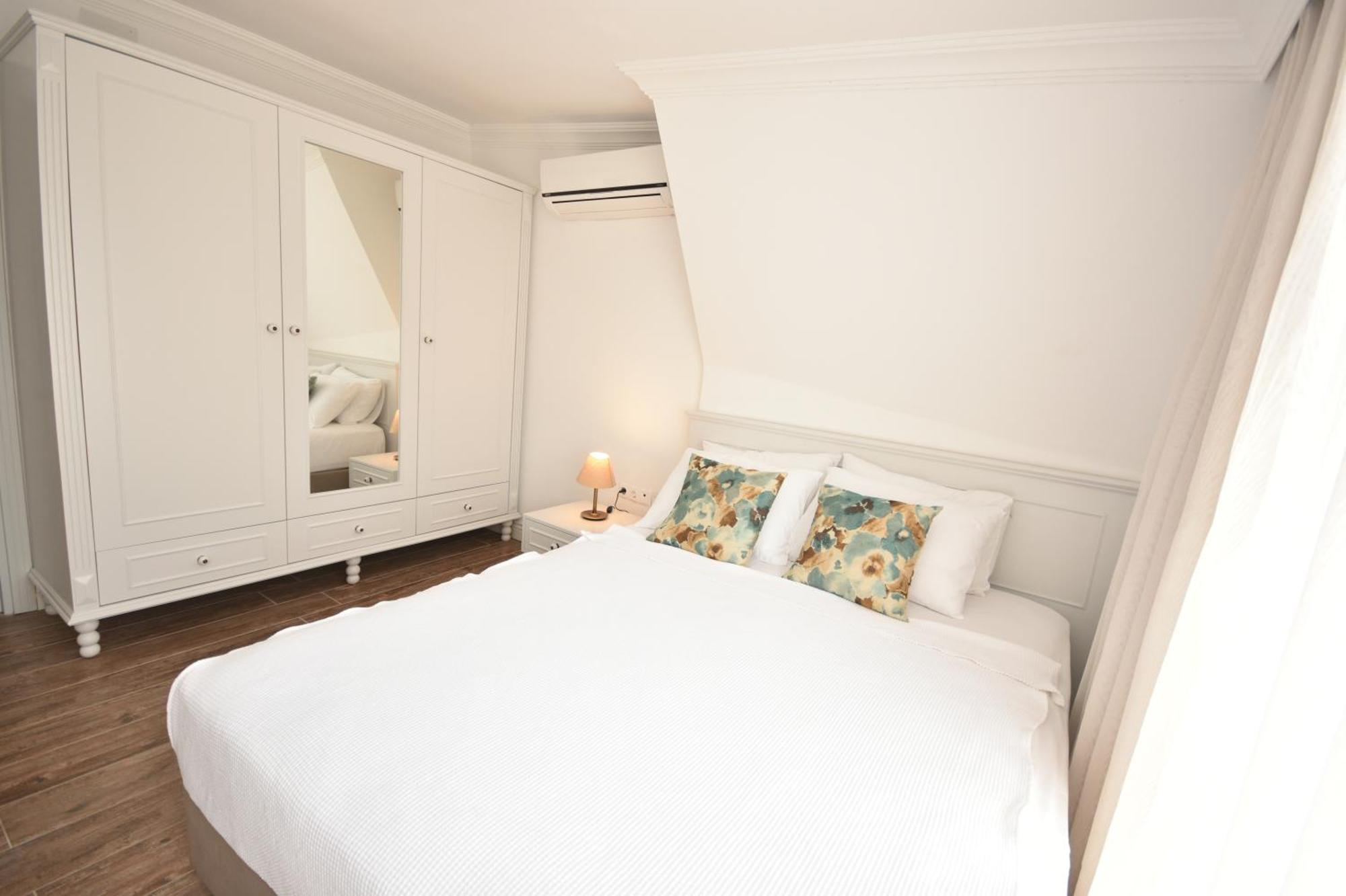 Suite,1663745682:JPEG