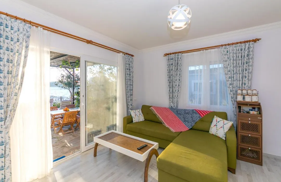 Soeguet Deniz Evi Daily Weekly Rentals-1