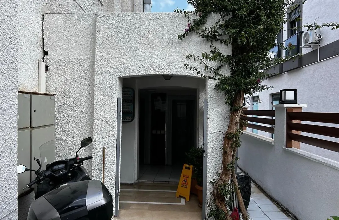 Andy'S Apart Hotel-1