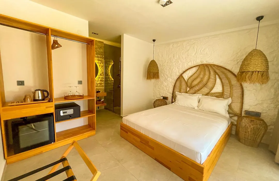 Max Mirage Selimiye-1