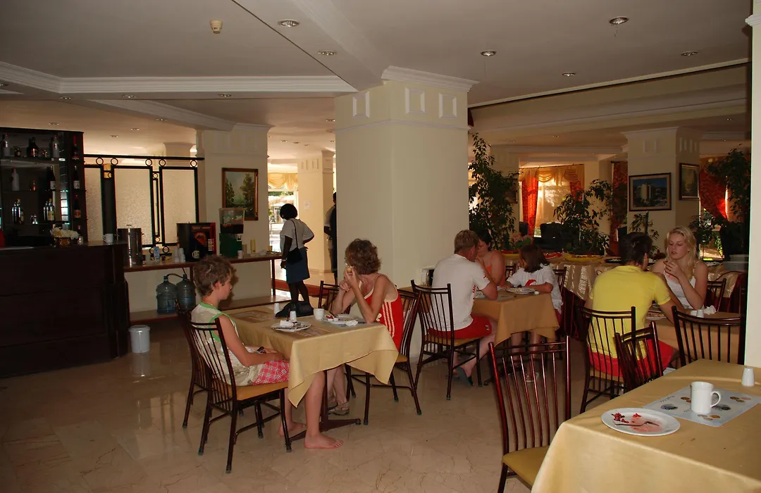 Club Dorado-1
