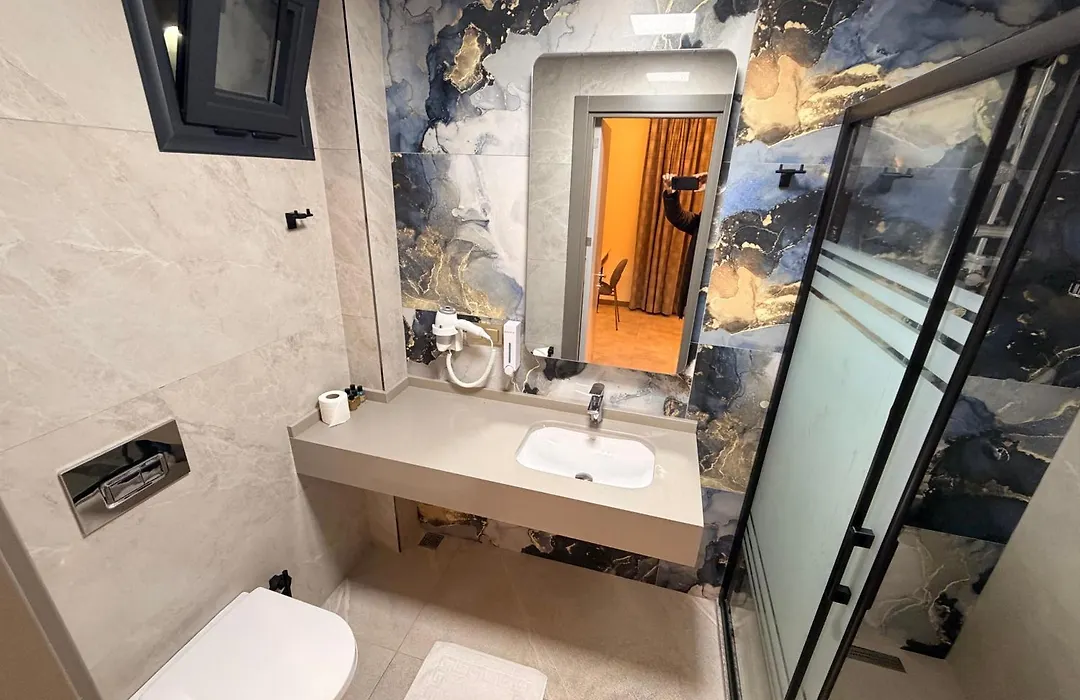 Ida Hotel-1