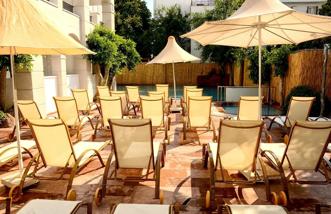 Two Seas Hotel-1
