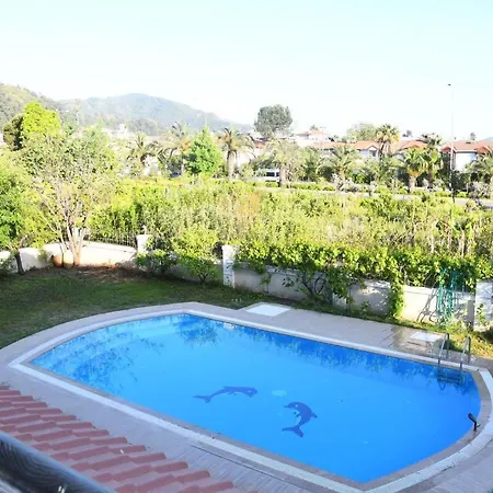 Paritalo/Villa Isolla Uima-Altaalla, Marmaris-3