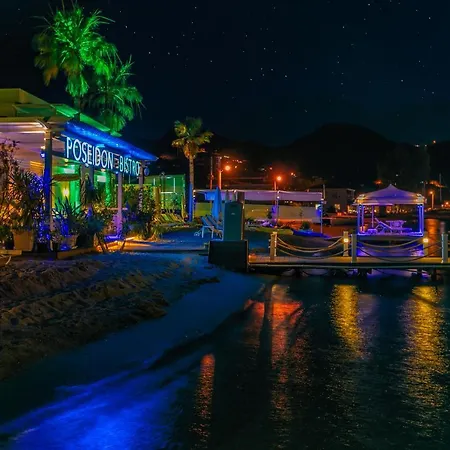 Big Poseidon Boutique Hotel & Yacht Club-2