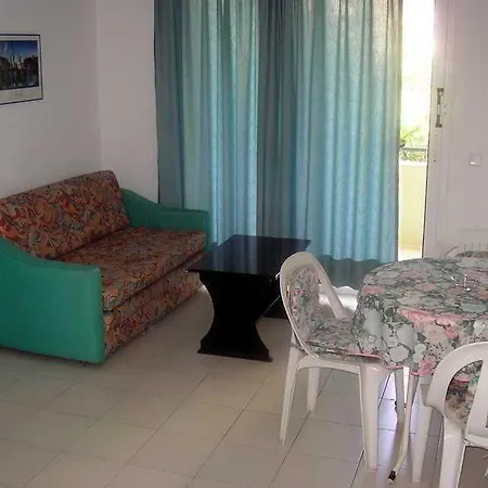 Maxin Apartments-3