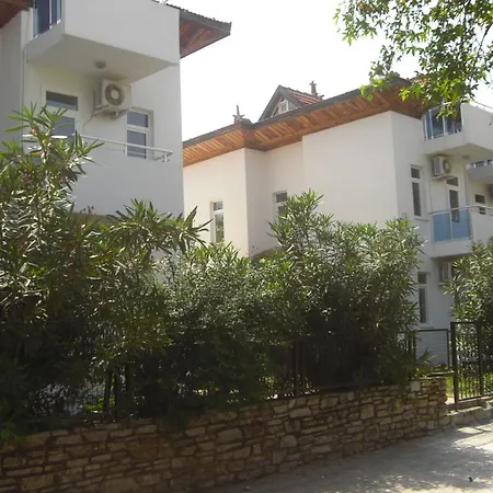 Tolan Apartments-3