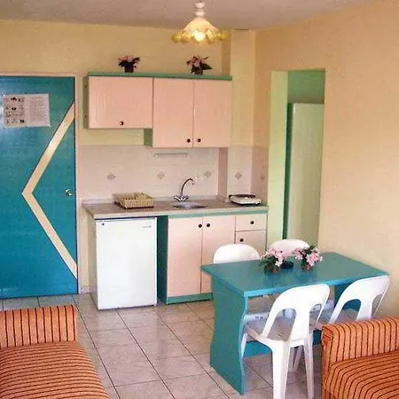 Happy Holiday Apart-2