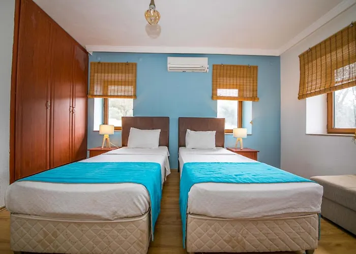 Villa Hideway Soeguet Village Marmaris Daily Weekly Rentals met een Zwembad